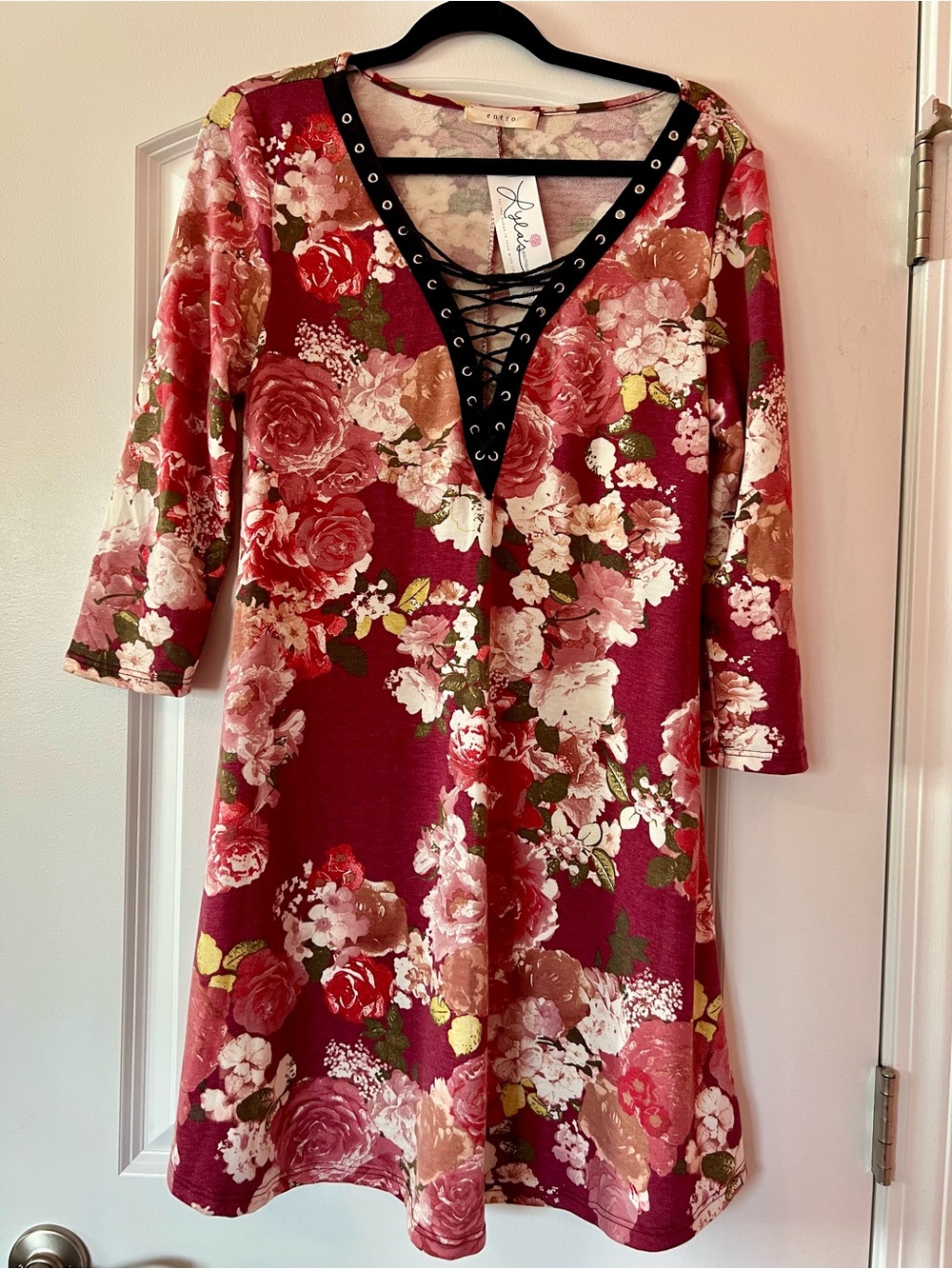 NWT Botique Lace-Up V-Neck Floral Dress - Red